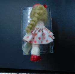 angel children blonde back